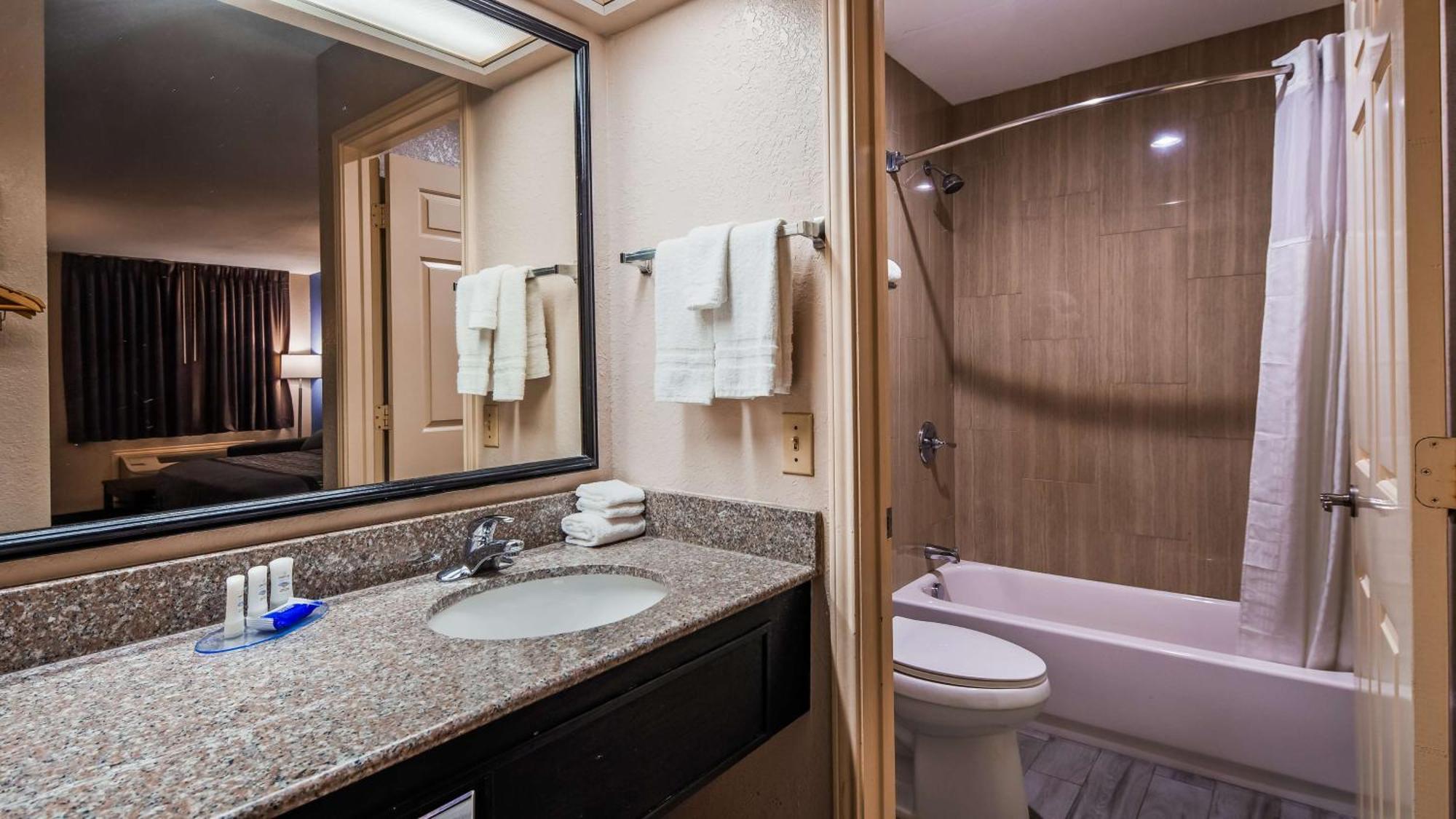 Surestay Hotel By Best Western Теръл Екстериор снимка